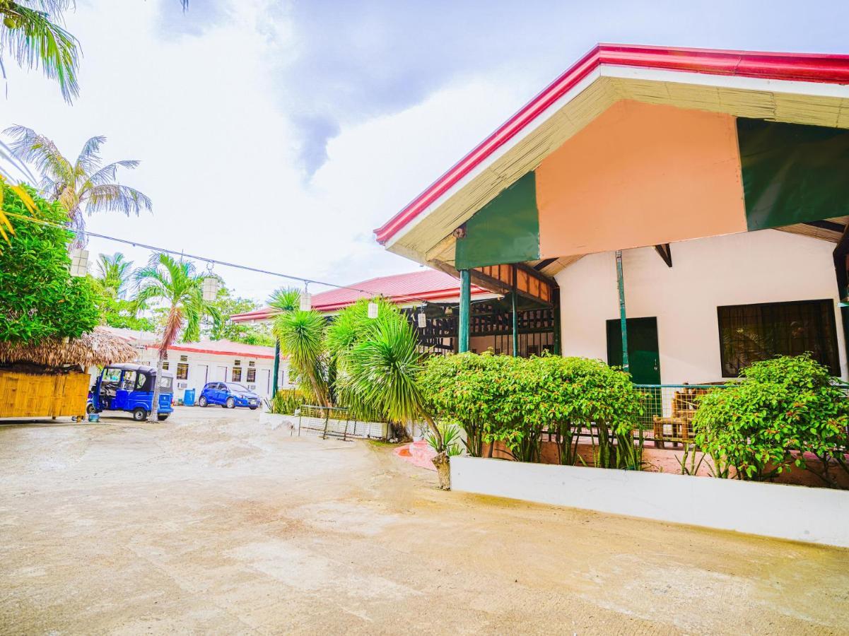 Oyo 875 Madhavi Beach Resort Balibago Exterior foto