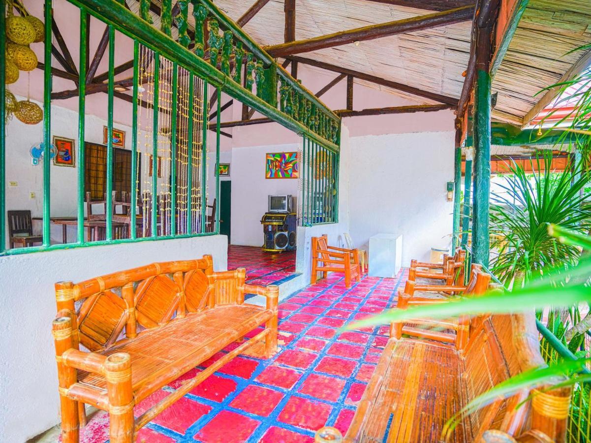 Oyo 875 Madhavi Beach Resort Balibago Exterior foto
